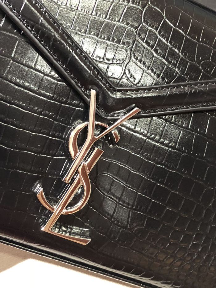 Handbags SAINT LAURENT 602716 size 20x16x7.5 cm