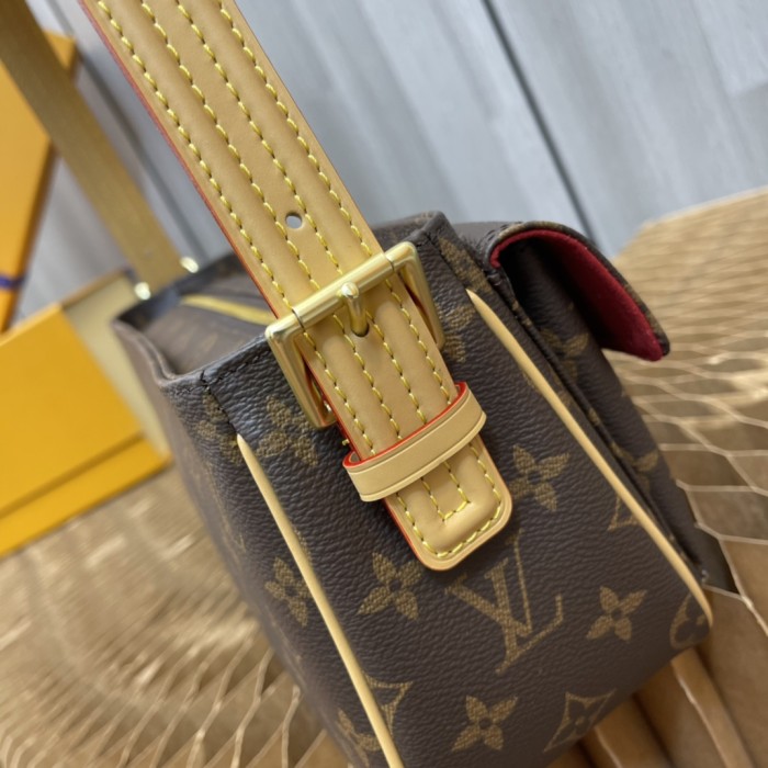 Handbag Louis Vuitton M51164 size 30x11x13 cm