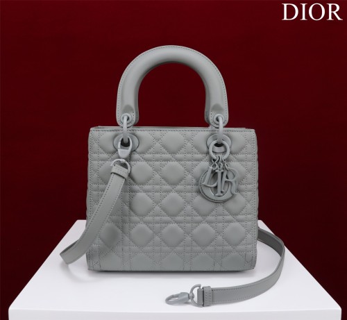Handbag Dior M0565 size 32*24*12 cm