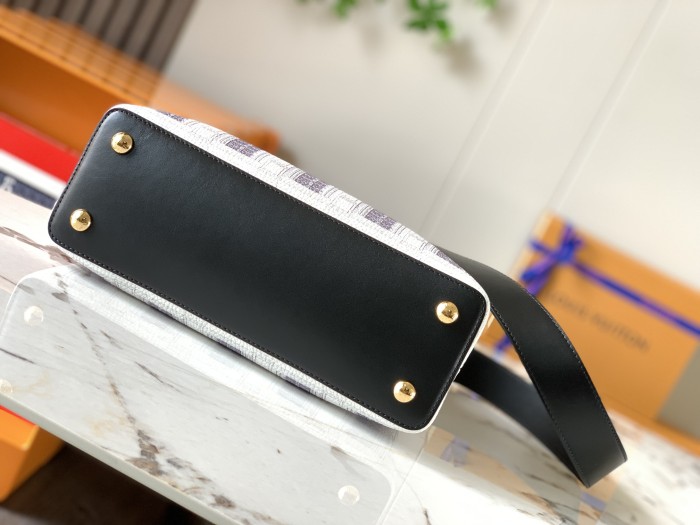 Handbag Louis Vuitton M59119 size 27.0 x 18.0 x 9.0 cm