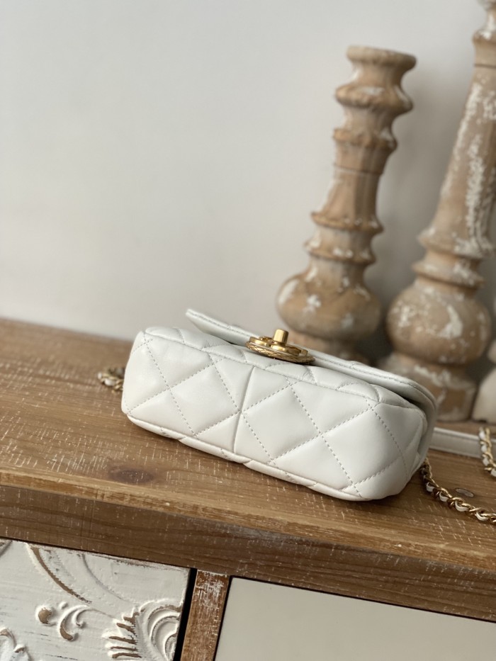 Handbag Chanel 3473 size 13*18*6 cm