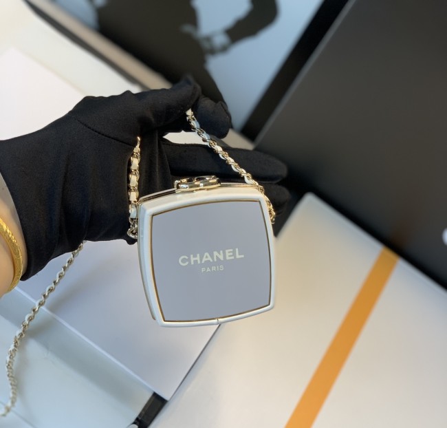 Handbag Chanel size 8*8*4 Cm