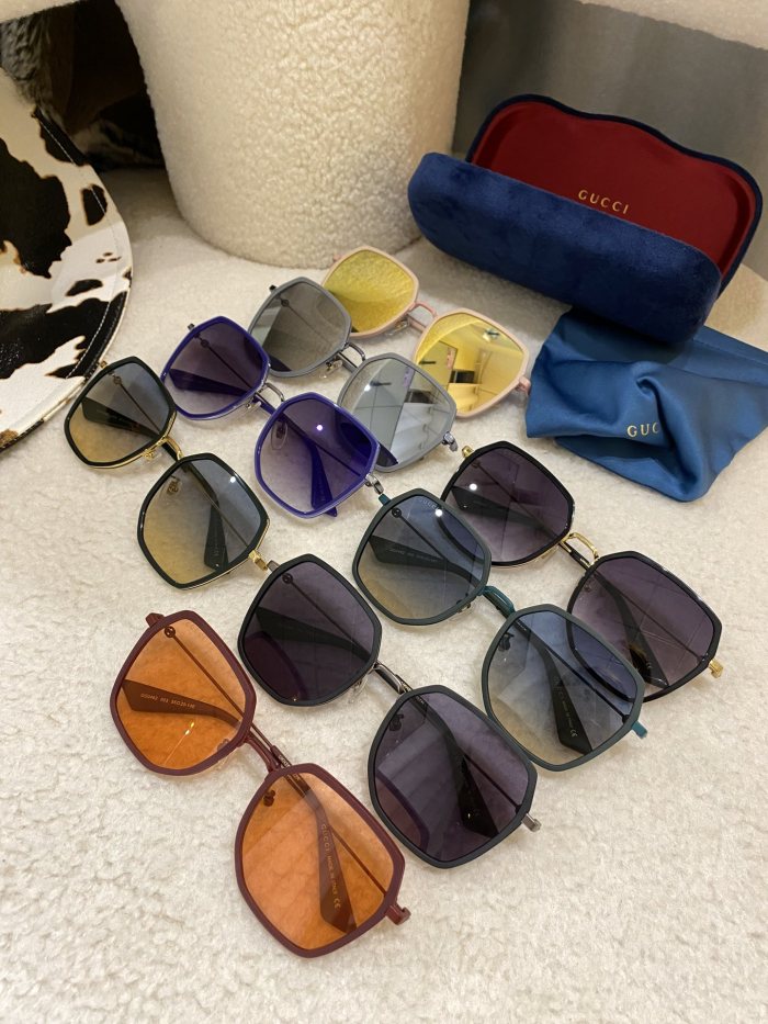 Sunglasses Gucci GG0462 size:55-20-140
