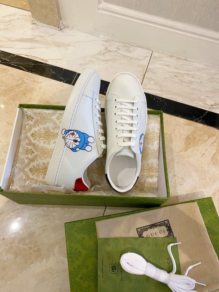 Gucci Women's Ace sneaker with bee sneaker 4