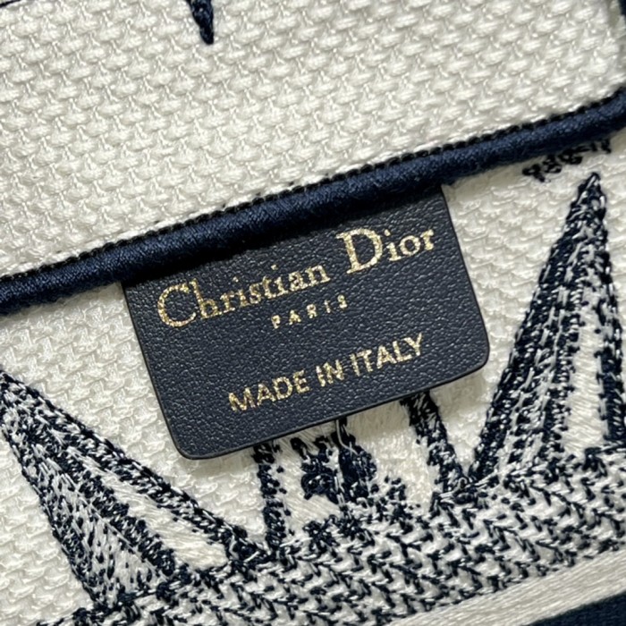 Handbag Dior 1265 size 26.5×21×14 cm