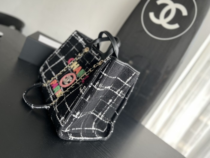 Handbag Chanel size 39 cm