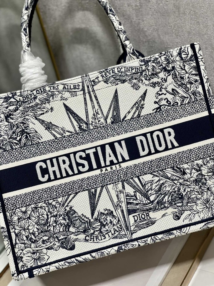 Handbag Dior 1286 size 36×28 cm
