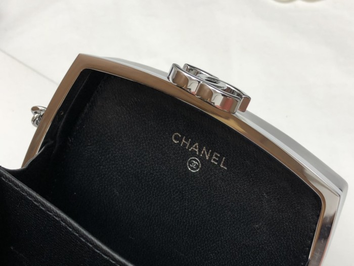 Handbag Chanel size 12.7*12.7*7.6 cm