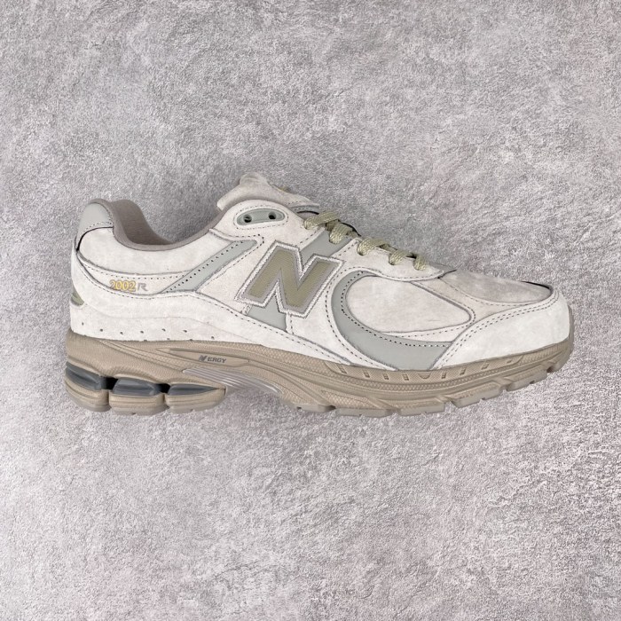 New Balance 2002R Sneaker 2