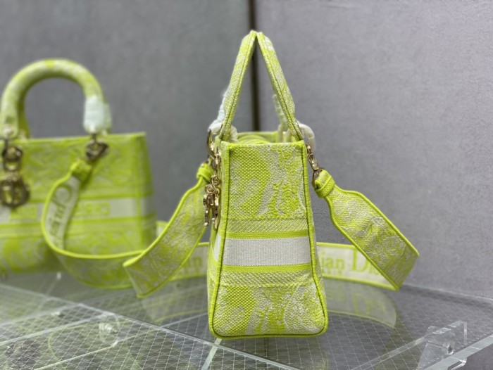 Handbag Dior size 24 cm