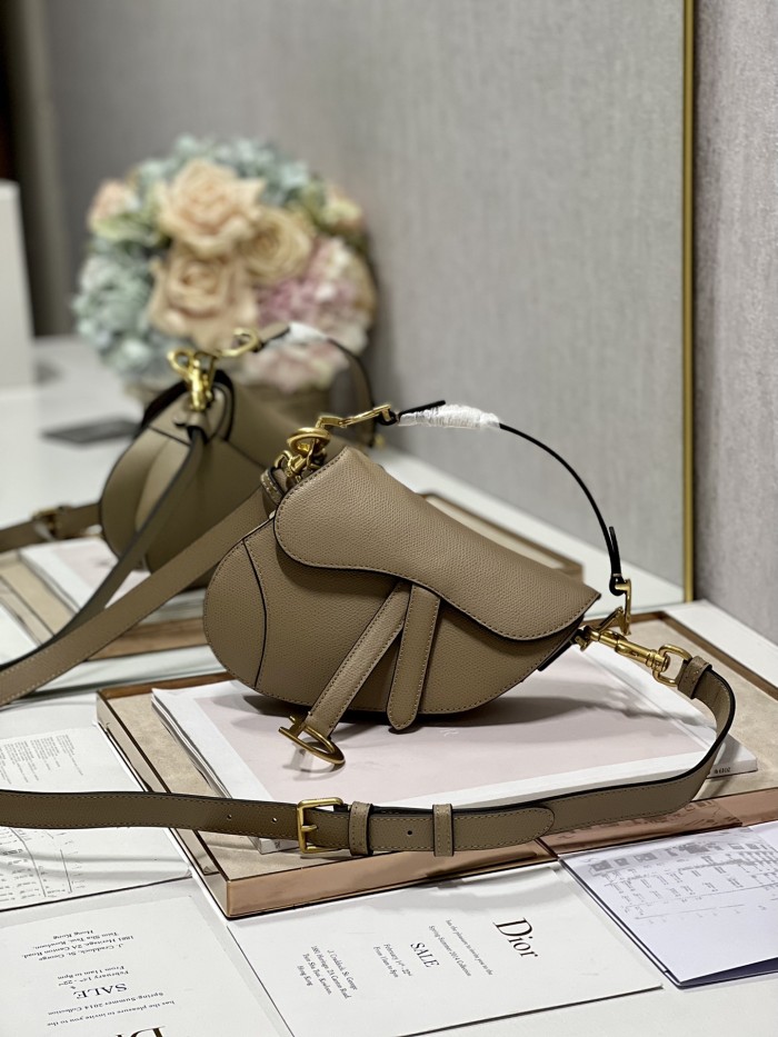 Handbag Dior 3397 size 19.5×16×6.5 cm