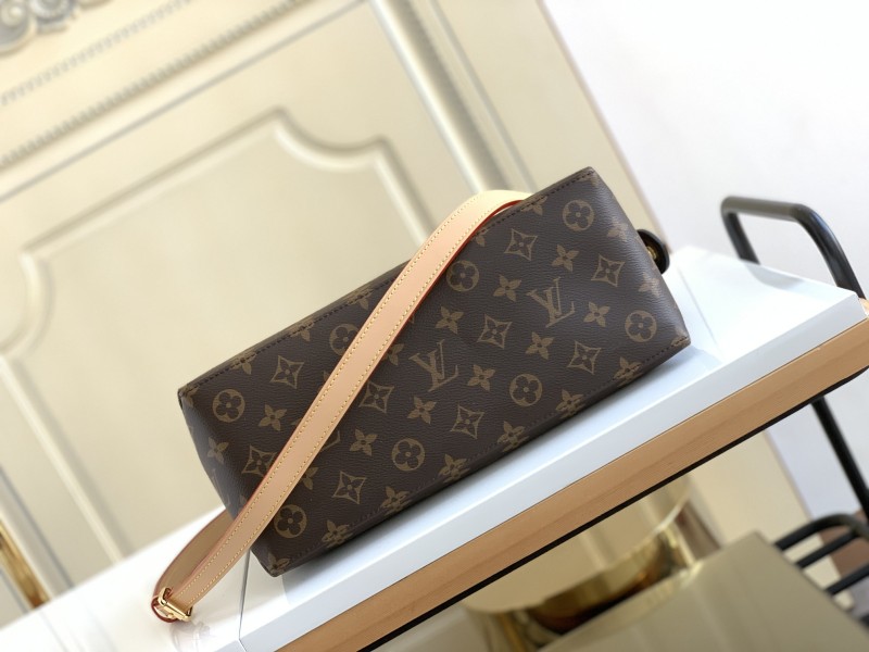 Handbag Louis Vuitton M45900 size 29x18x12.5 CM