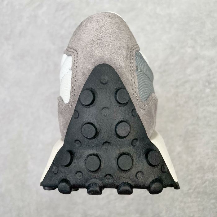 New Balance 327 Sneaker 10