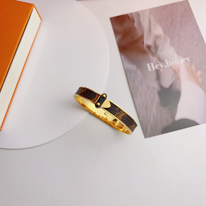 Clothes Louis Vuitton 29