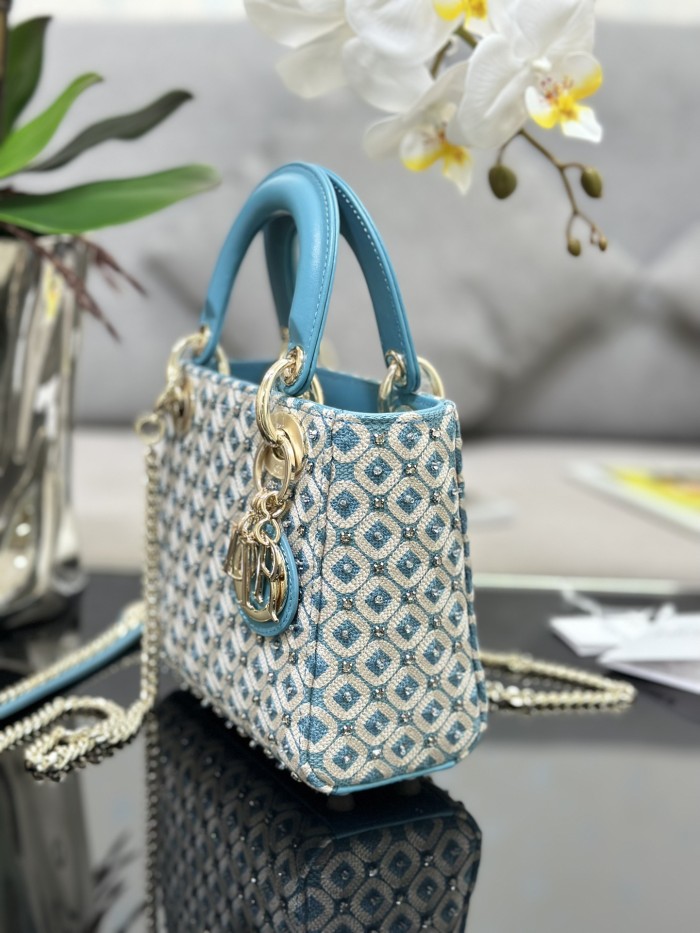 Handbag Dior M0505 size 17 x 15 x 7 cm