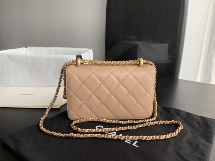 Handbag Chanel size 22 cm