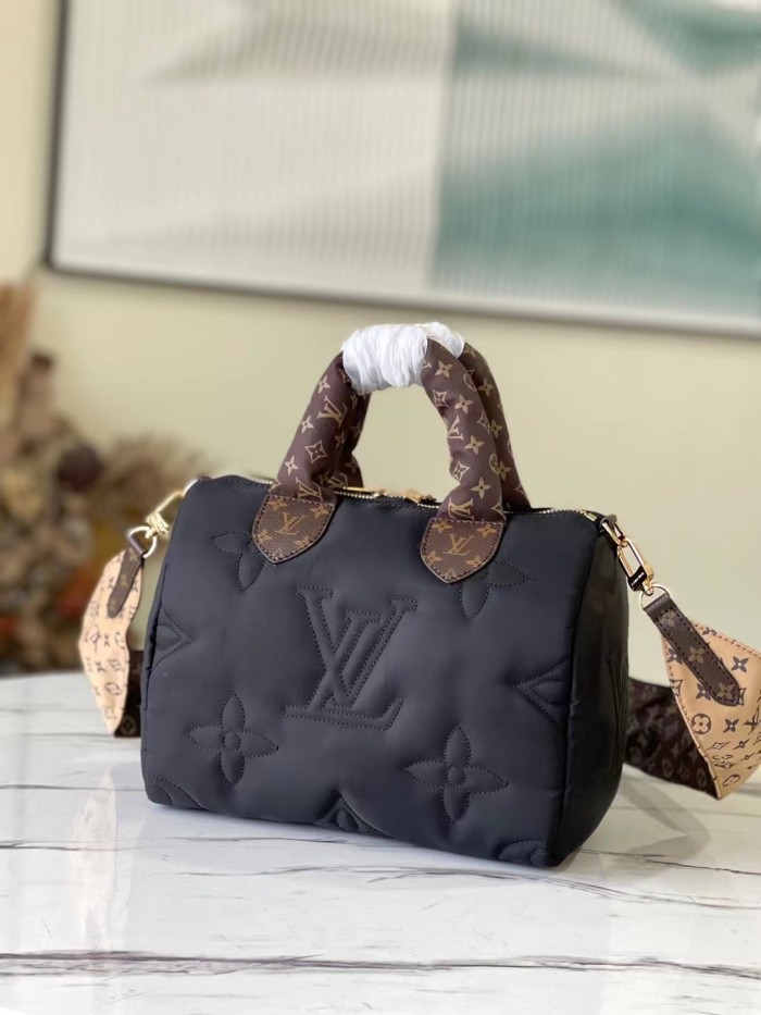 Handbag Louis Vuitton M59008 size 25 x 19 x 15cm