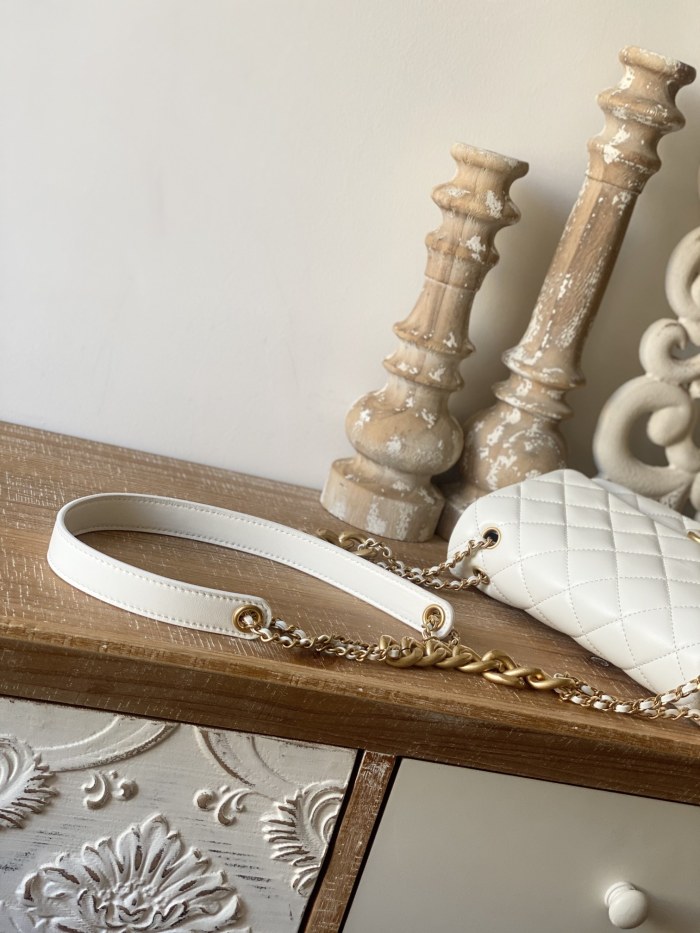 Handbag Chanel As3110 size 25*16*6.5 cm