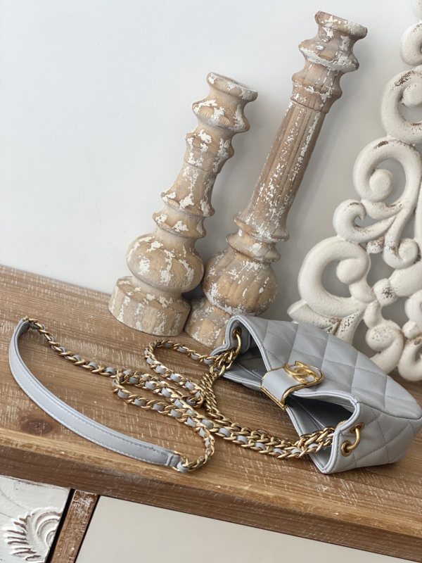 Handbag Chanel 3475 size 12.5*19*6.5 *cm