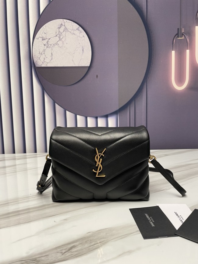 Handbags SAINT LAURENT 467072 size 20X14X7 cm