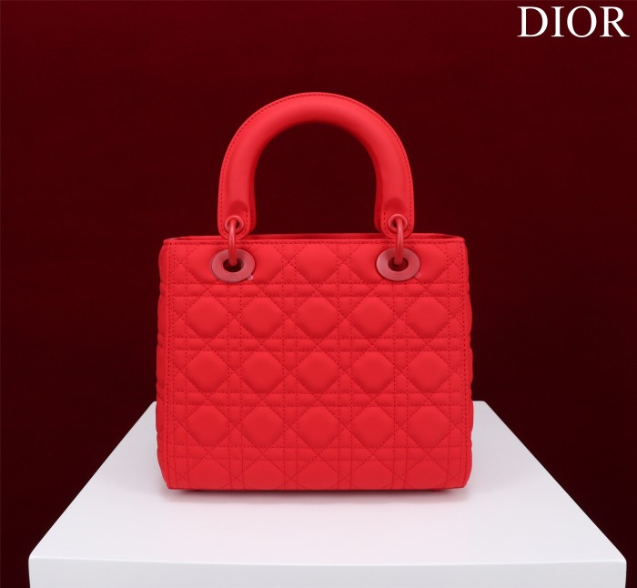 Handbag Dior M0565 size 32*24*12 cm