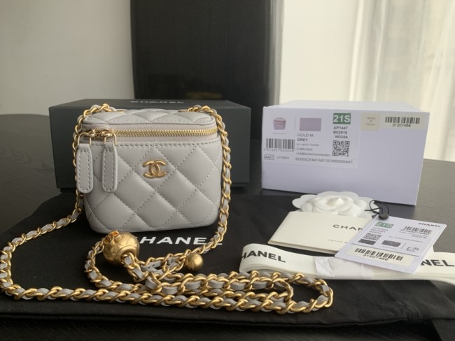 Handbag Chanel size 8.5cmx11cmx7 cm