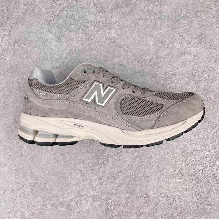 New Balance 2002R Sneaker 8