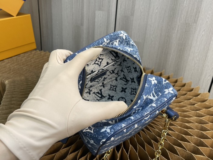 Handbag Louis Vuitton M59611 size 16.0x16.0x16.0 cm