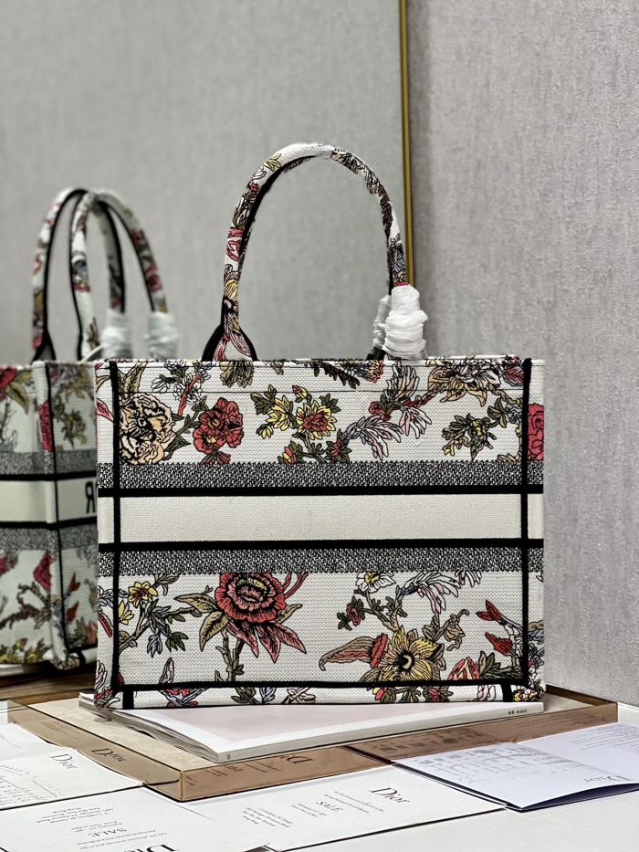 Handbag Dior 1286 size 36×28 cm