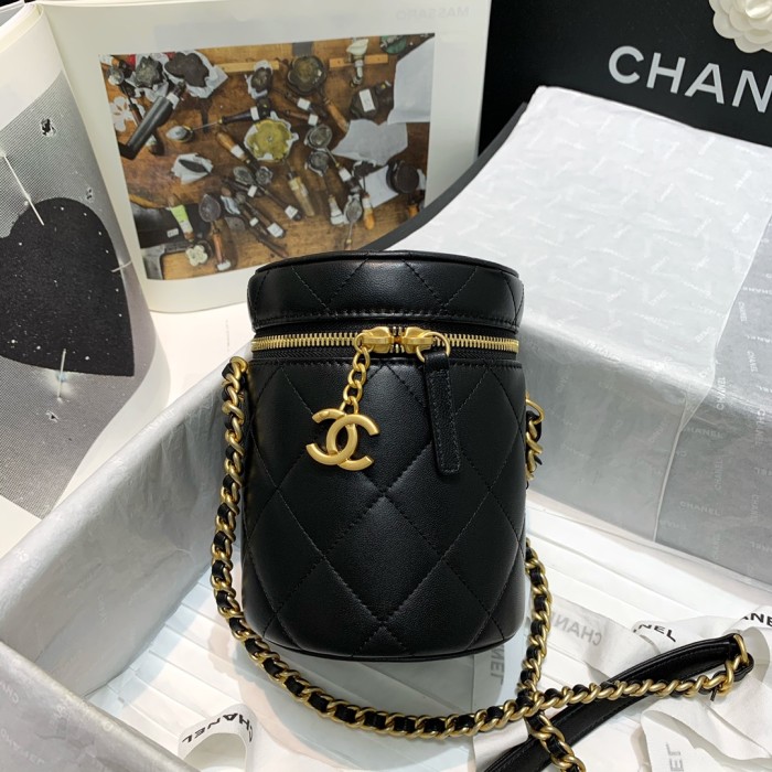 Handbag Chanel AS2735 size 17 12 12 cm