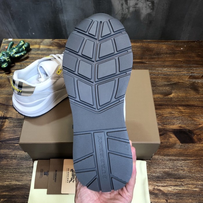 Burberry Vintage Sneaker 19