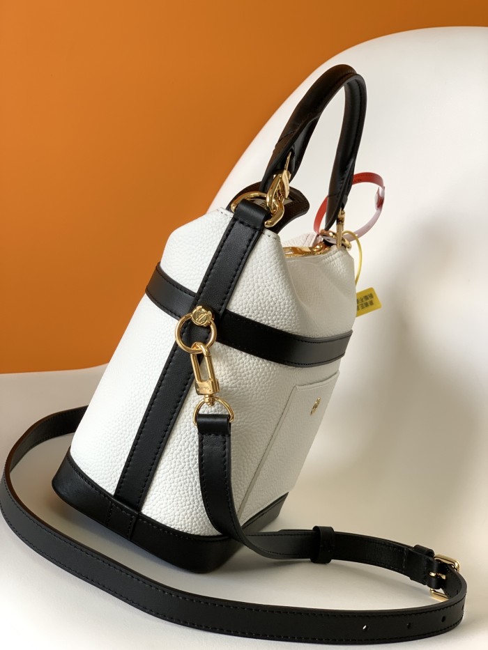 Handbag Louis Vuitton M57934 M57813 Cruiser size：25 x 22.5 x 13 cm