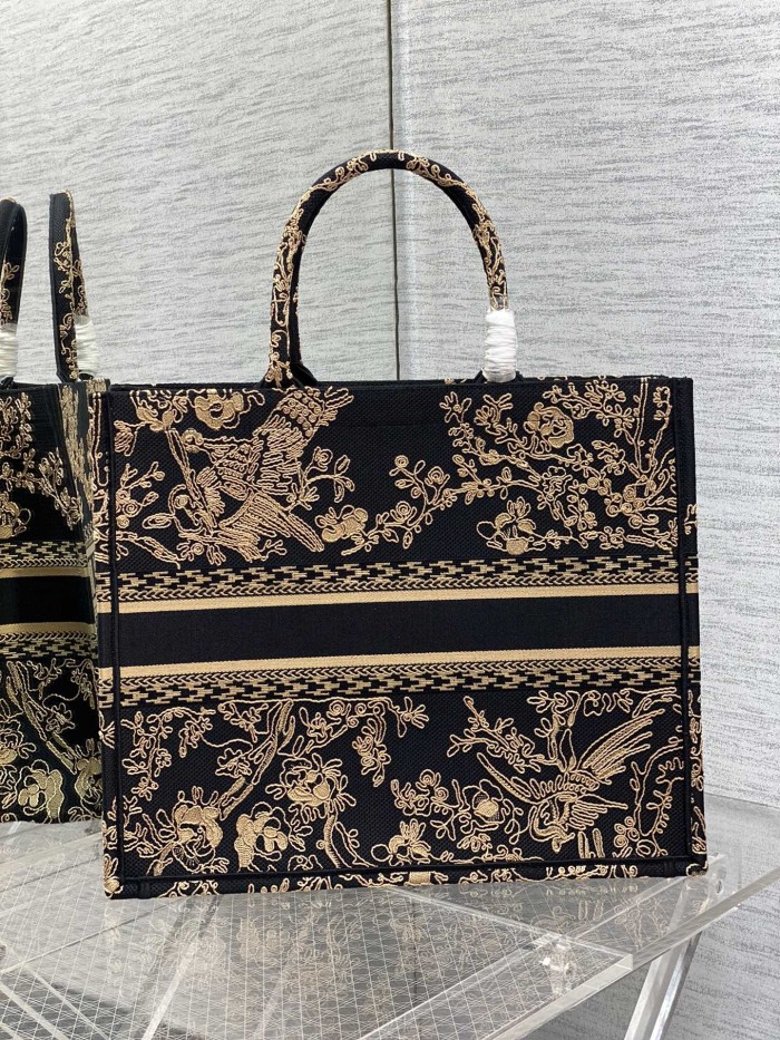 Handbag Dior size 42*18*35 cm