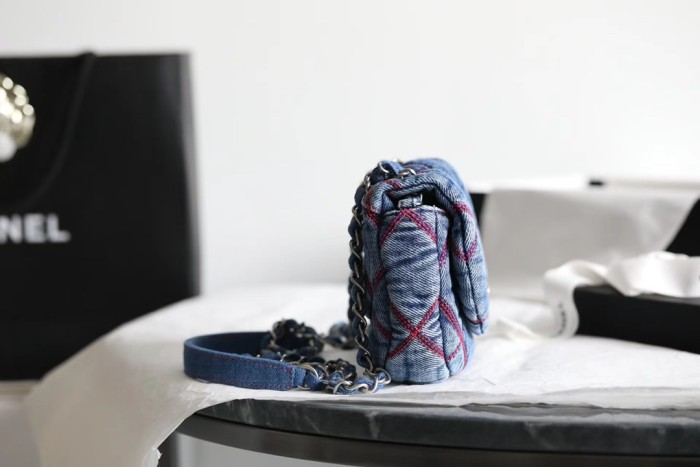 Handbag Chanel size 22 cm