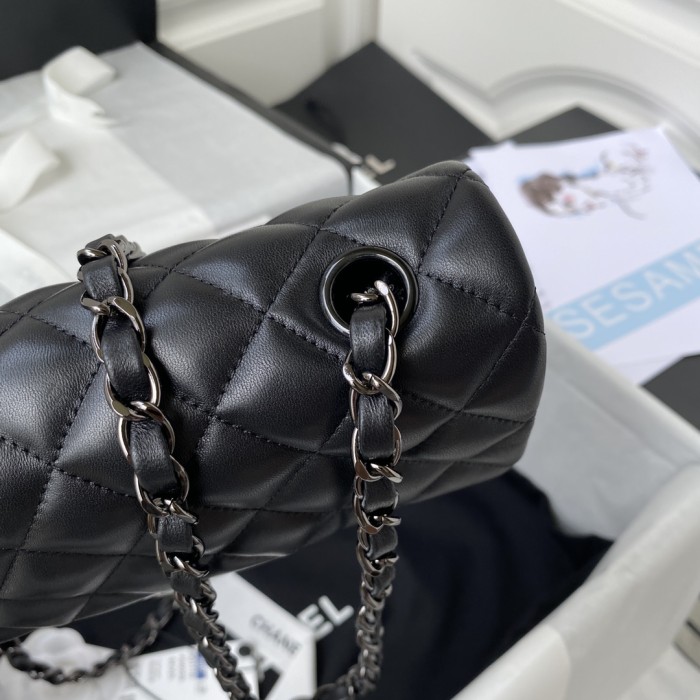 Handbag Chanel size 20 cm