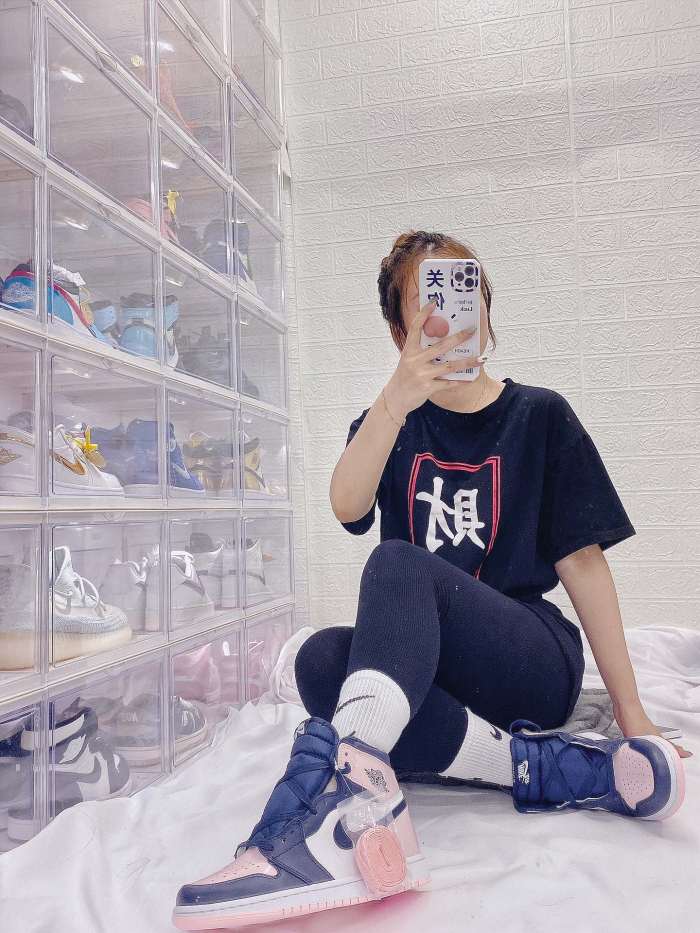 Jordan 1 Retro High OG Atmosphere (W)