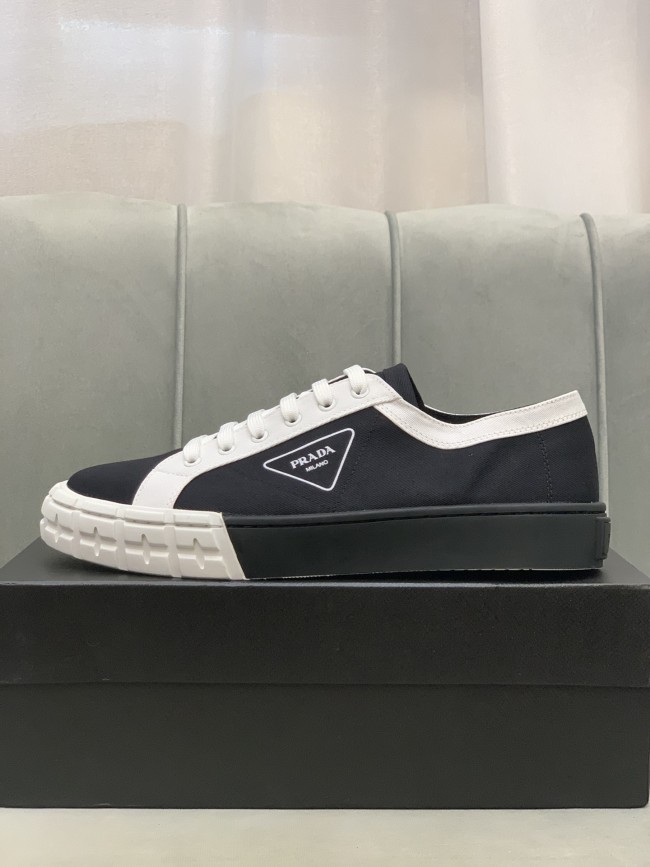 Prada Wheel Cassetta sneaker 4