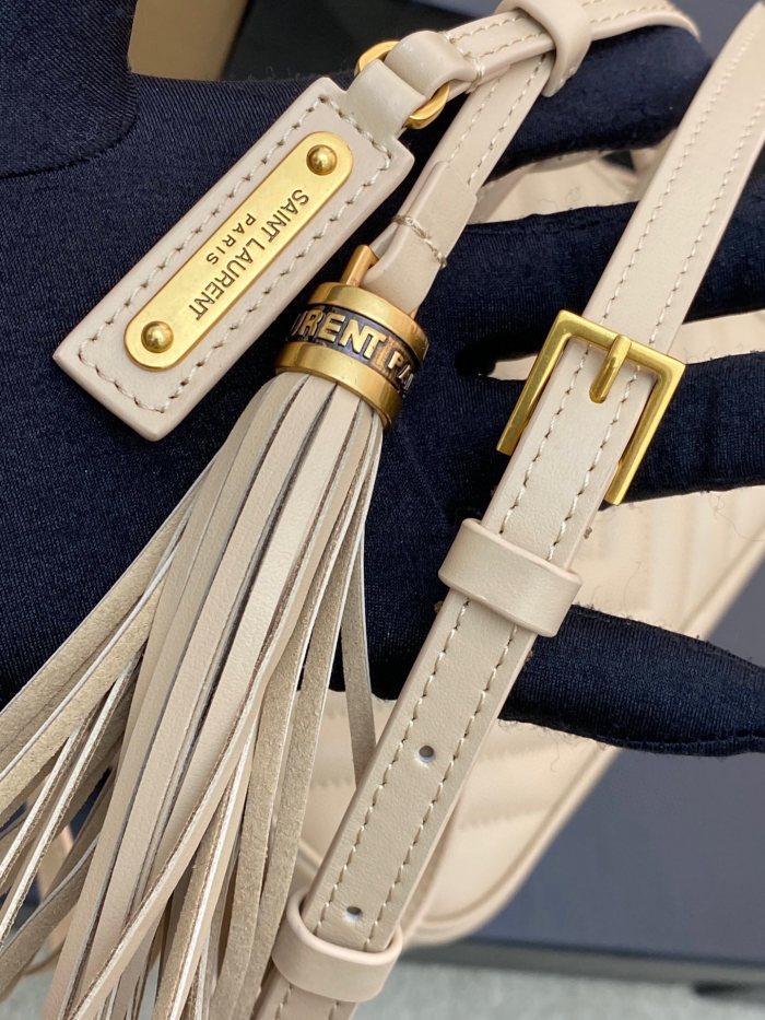 Handbags SAINT LAURENT 520534 size 23x16x6 cm