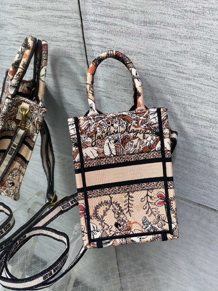 Handbag Dior size 13.5*5*18 cm