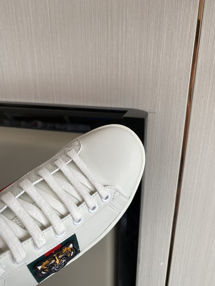 Gucci Women's Ace sneaker with bee sneaker 4