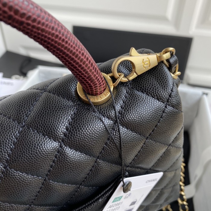 Handbag Chanel size 18-29-12 cm