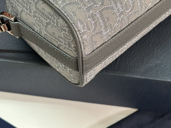 Handbag Dior 93335 size 22 x 10.5 x 12.5 cm