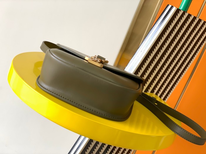 Handbags SAINT LAURENT 619740 size 18x15.5x5.5 cm