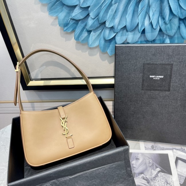 Handbags SAINT LAURENT 657228 size 24.5x16x6 cm