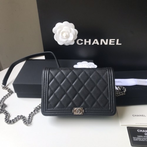 Handbag Chanel 81969 size 19x12.5x3 cm