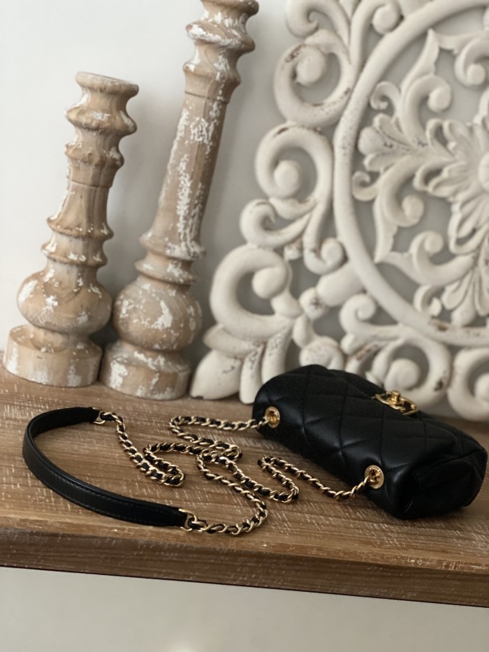 Handbag Chanel 3473 size 13*18*6 cm