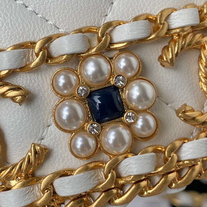 Handbag Chanel AP2257 size 15x9x9 cm