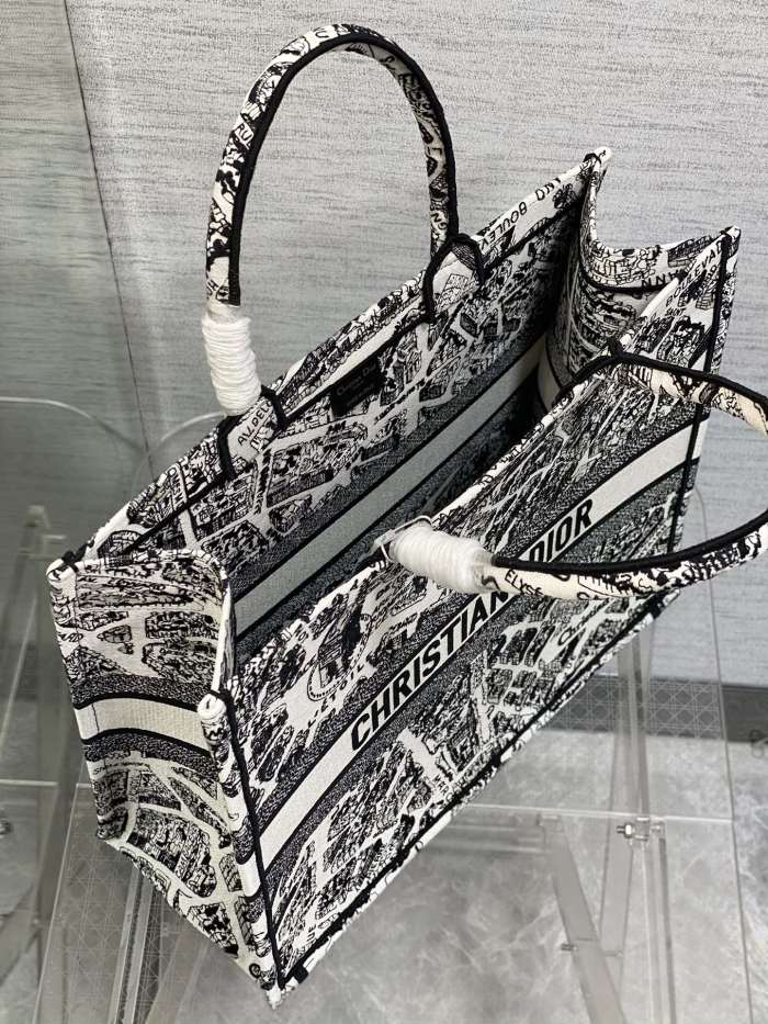 Handbag Dior size 42*18*35 cm