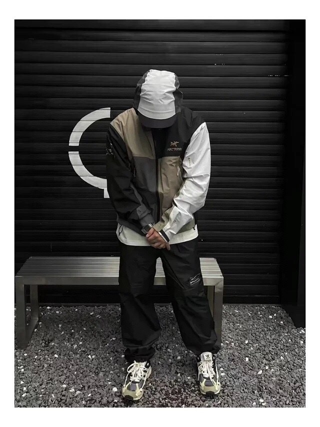 Clothes ARC'TERYX 10