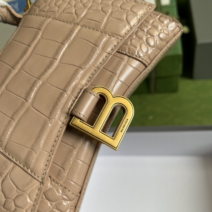 Handbag Gucci 5928331 size 19*13*8 cm